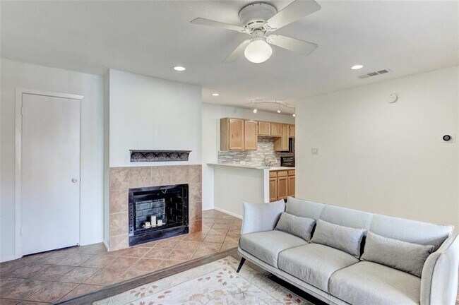 Building Photo - 3115 Helms St