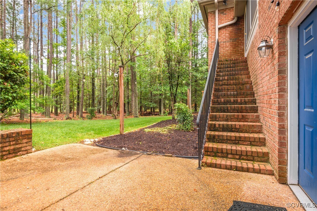 Building Photo - 11465 Pinewild Dr