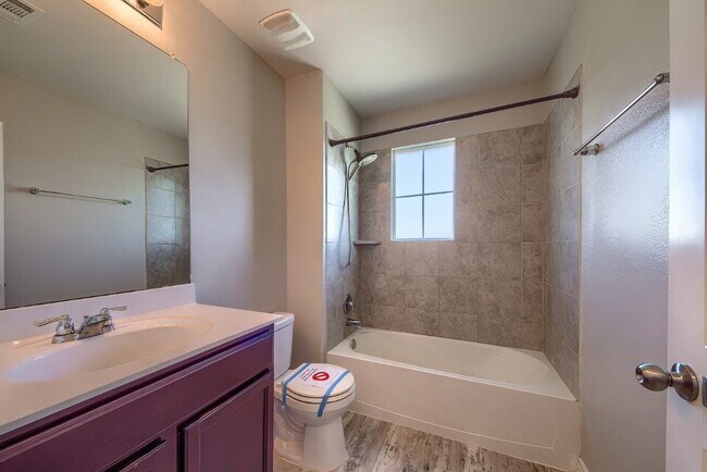 Building Photo - THIS STUNNING RENTAL HAS IT ALL!