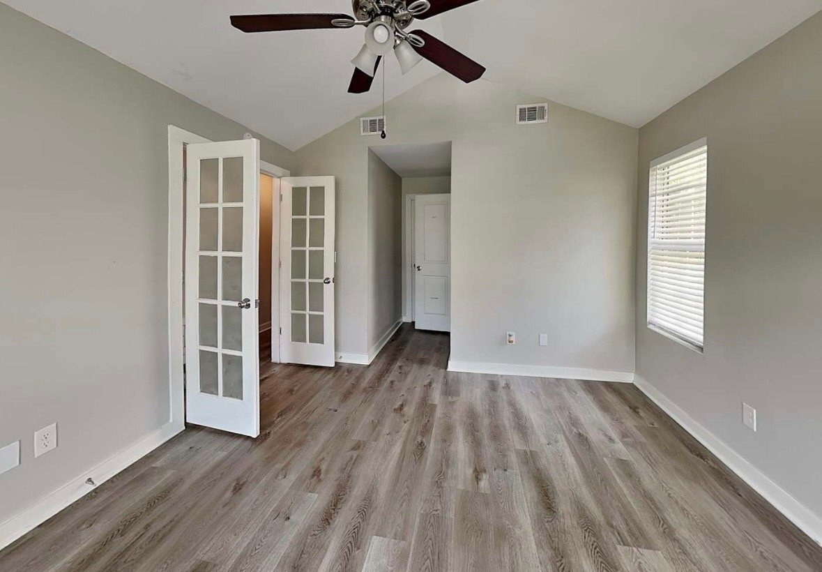 Building Photo - 17717 Wild Oak Dr