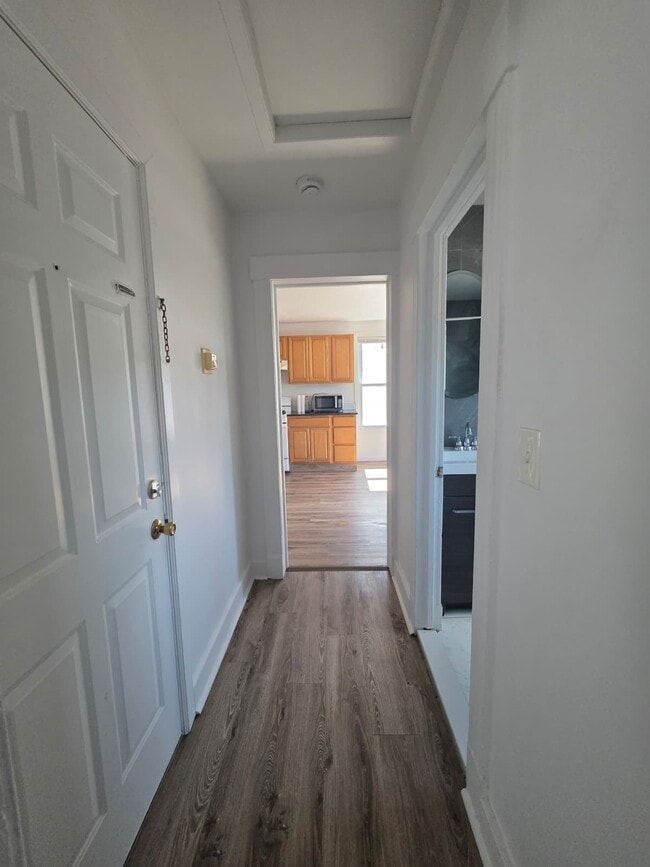 Building Photo - 126 Raritan Ave