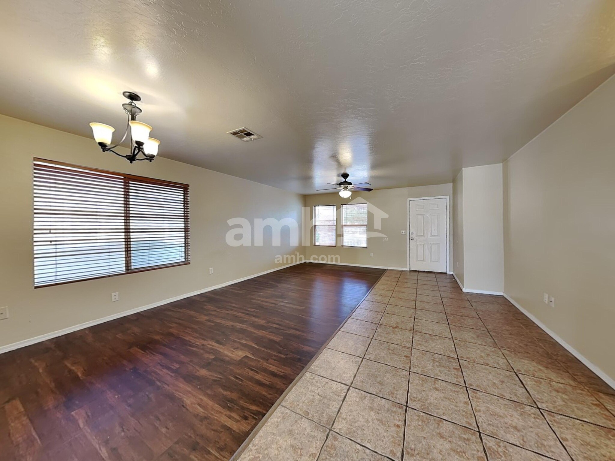 Building Photo - 10661 E Plata Ave