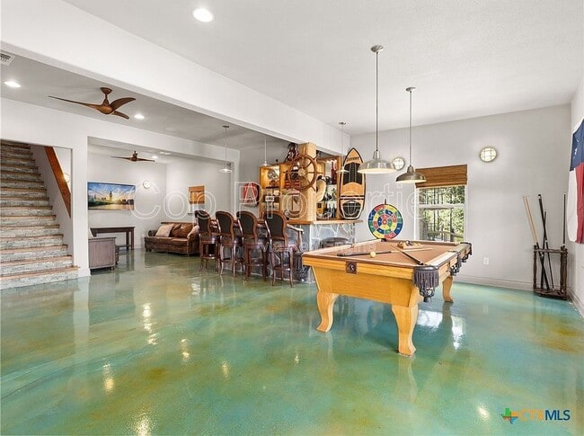 Building Photo - 321 Village View Dr