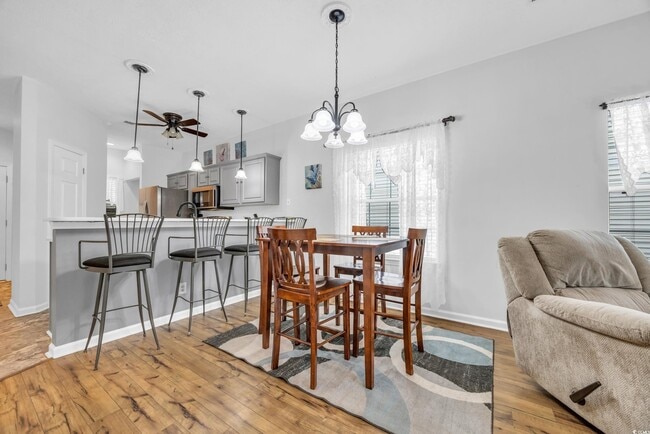 Building Photo - 612 River Oaks Dr