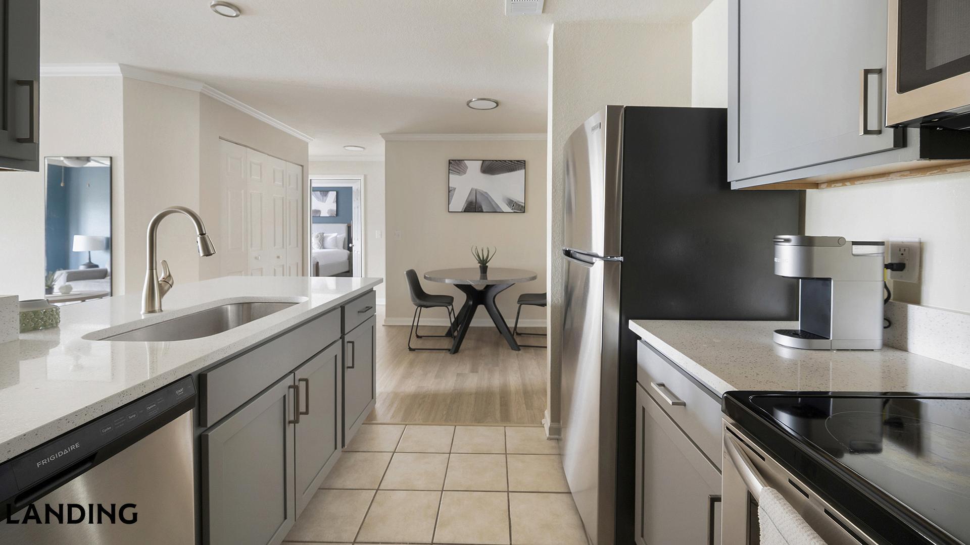 Building Photo - 210 Hillwood Blvd