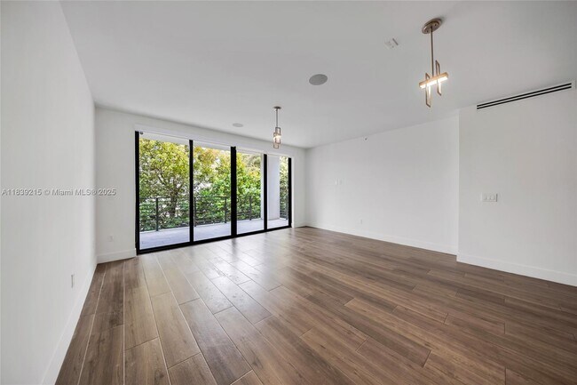 Building Photo - 3265 Bird Ave