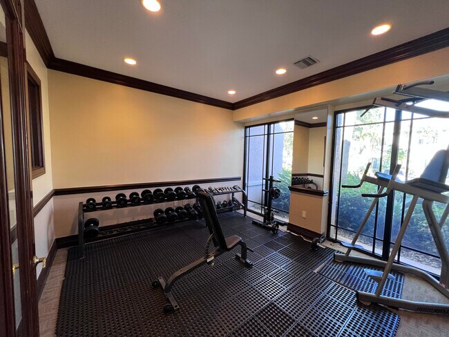 Building Photo - 2808 Amalei Dr