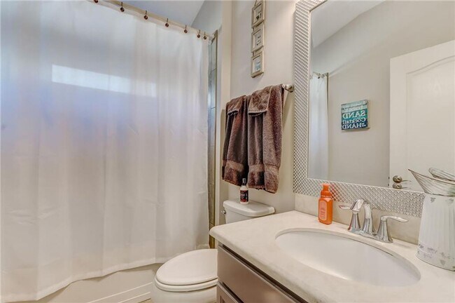 Building Photo - Charming 3-Bedroom Home in The Hideaway – ...