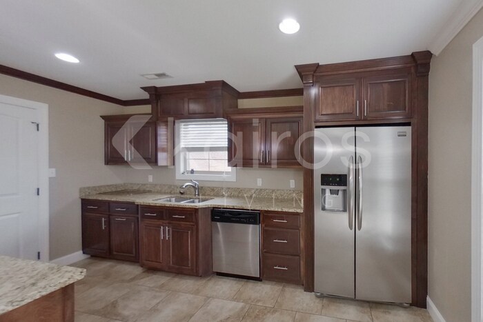 Building Photo - 94 Cottonwood Dr