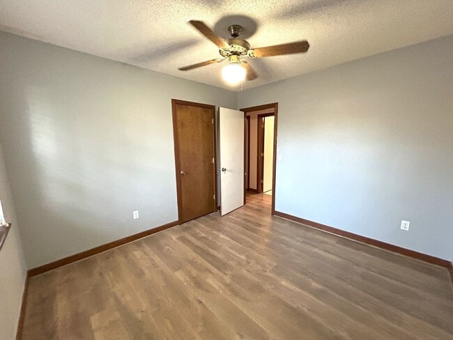 Building Photo - Charming 3 bedroom, 2 bathroom one level home in Murrayville!