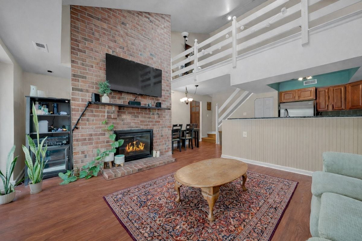 Building Photo - 510 Deer Run