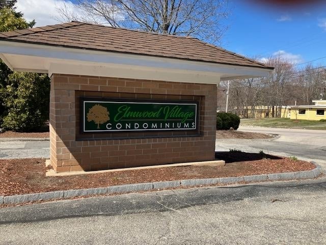 Building Photo - 315 Elmwood Dr