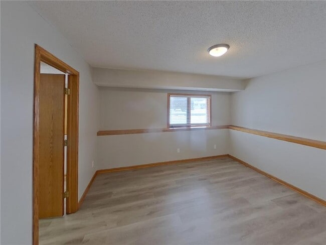 Building Photo - 14885 Crandall Ave.