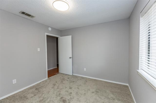 Building Photo - 1017 Bass Dr