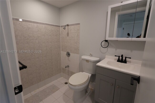 Building Photo - 3610 SW 106th Ave