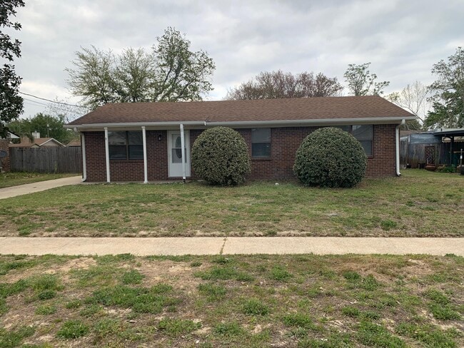 Building Photo - 806 Boulevard De L'Orleans