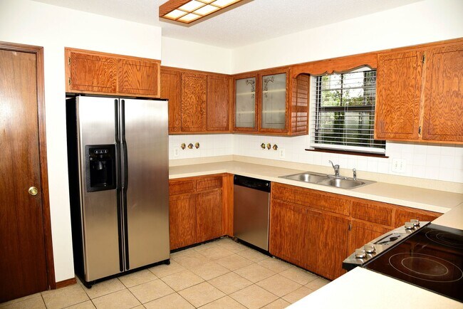 Building Photo - 3 bedroom in Bluewater Bay!
