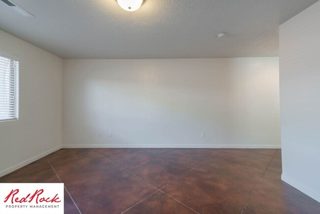 Building Photo - 2801 E 450 N