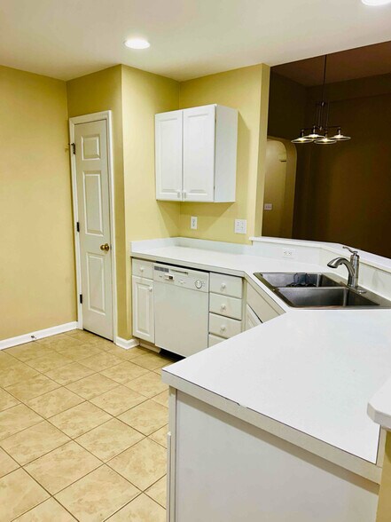 Building Photo - 305 Rice Bay Dr