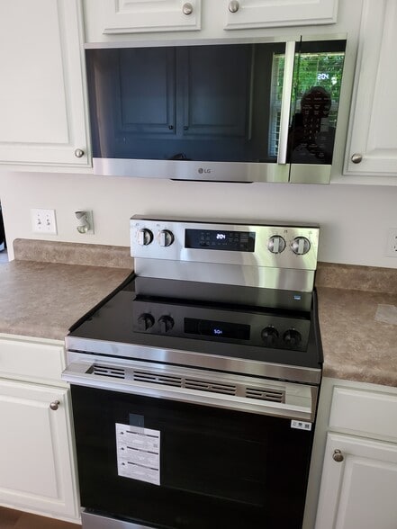 New Stainless Steel Range - 190 Forest Ln