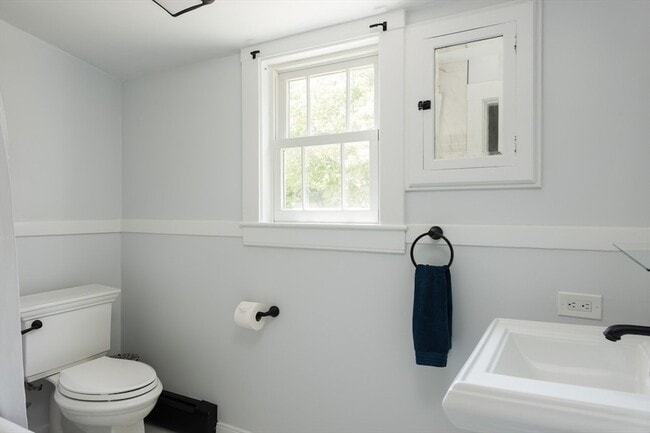 Building Photo - 16 Jefferson Shores Rd