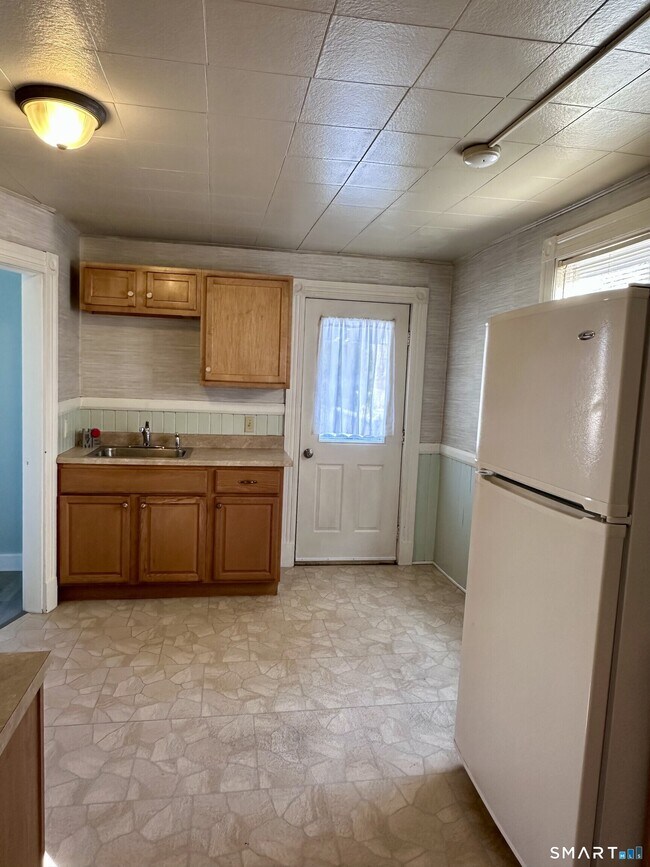 Building Photo - 24-26 Dean Ave