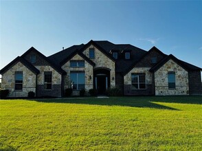 Building Photo - 212 Devonport Dr