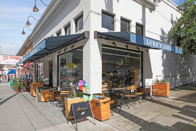 Cole Valley: 7 min walk - 1201 Willard St