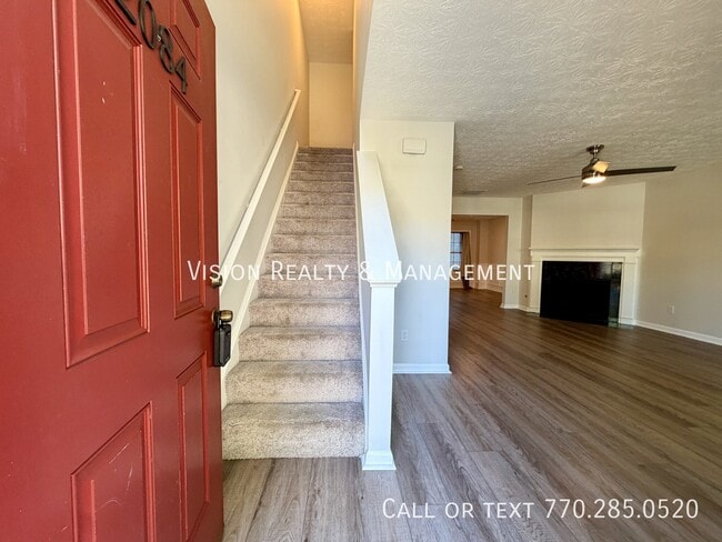 Building Photo - 2084 Manhattan Pkwy