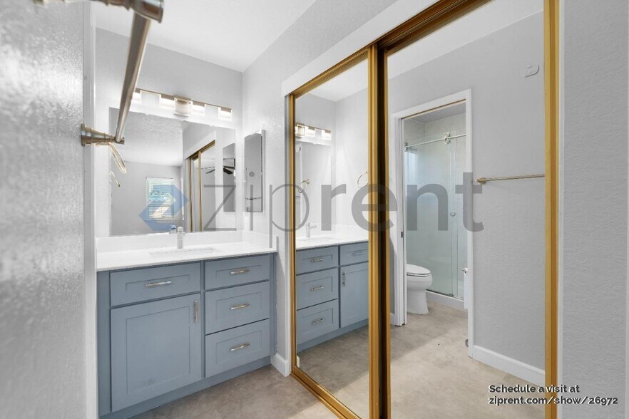 Building Photo - 5324 Vichy Cir