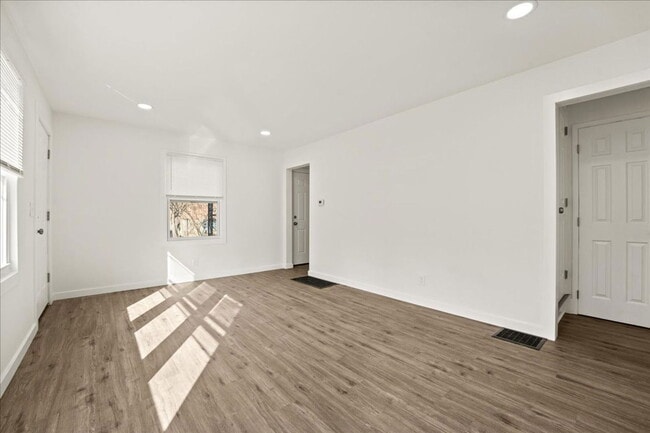 Building Photo - 3068 Worthington Ave