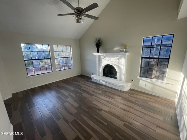Building Photo - 1574 Rebecca Ann Dr