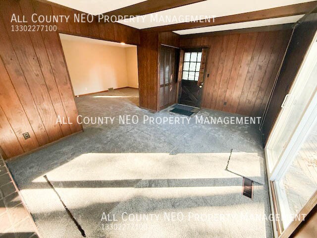 Building Photo - 2192 Hoch Dr