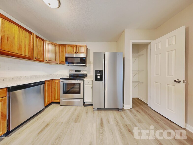 Building Photo - 1167 Fiesta Dr