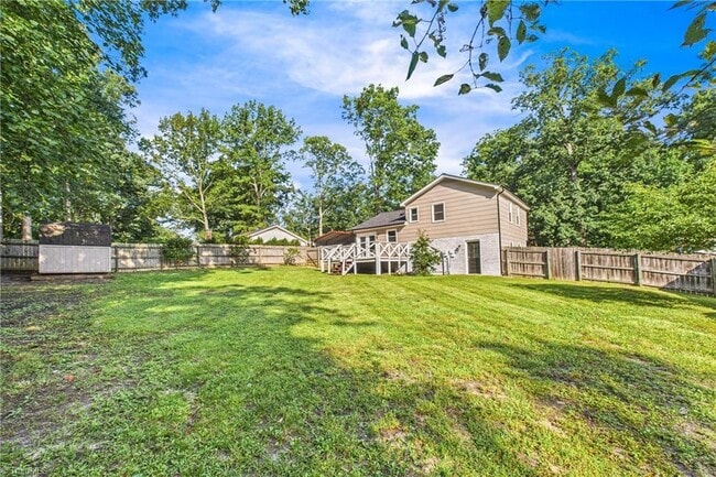 Building Photo - 4709 Chaucer Dr
