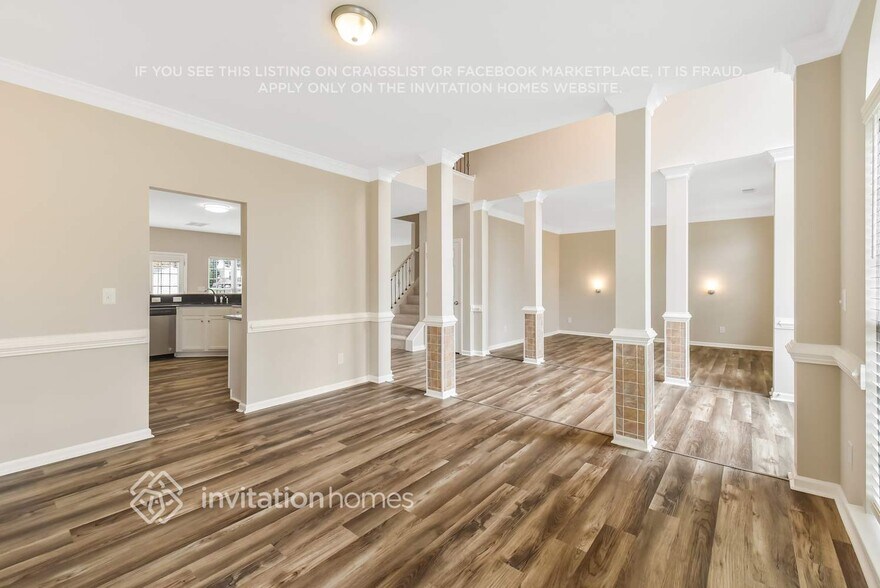 Building Photo - 11010 Amherst Glen Dr