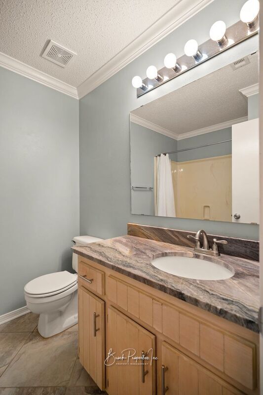 Building Photo - 3510 Silvertree Ln
