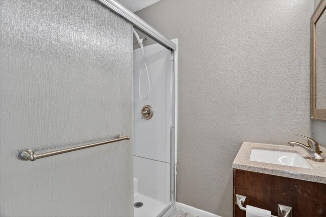 Building Photo - Move-In Ready Gem Near DFW Airport and Major Highways