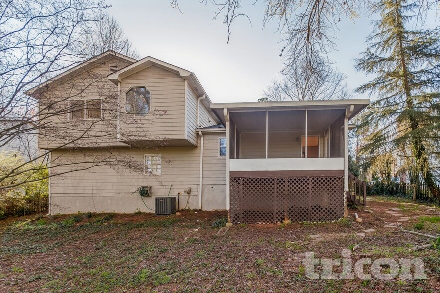 Building Photo - 184 Hickory View Dr