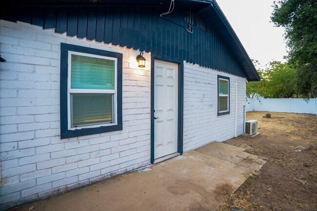 Building Photo - 35070 Ave B