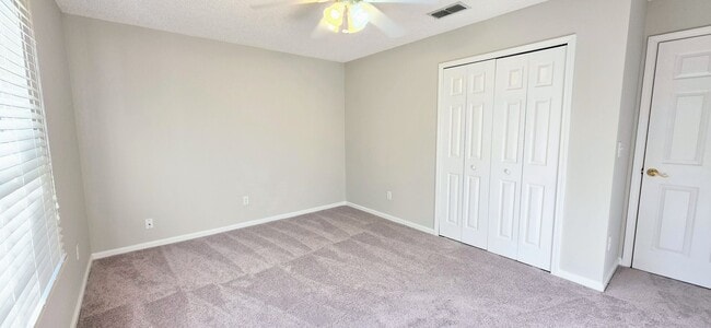 Building Photo - Cosey Cul-De-Sac Living in the Desirable Foxchase Community!