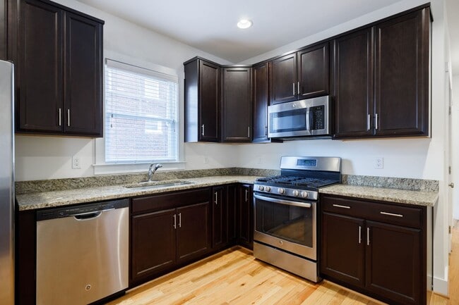 Building Photo - 408 N Robinson St