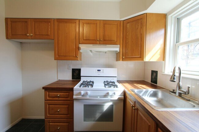 Building Photo - 8244 Woolston Ave