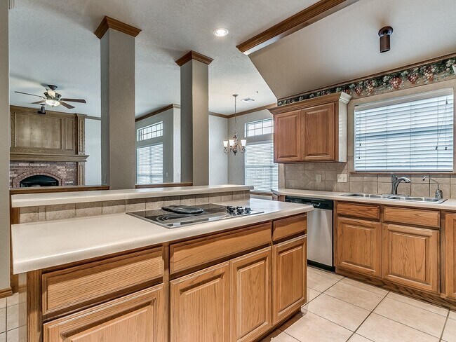 Building Photo - Stunning Open-Concept Home with Luxury Primary Suite & Outdoor Living