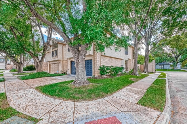 Building Photo - 5613 St Paul St