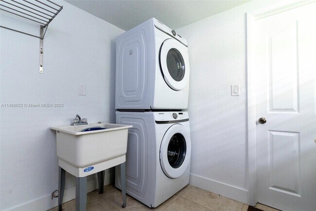 Building Photo - 18520 SW 58th St