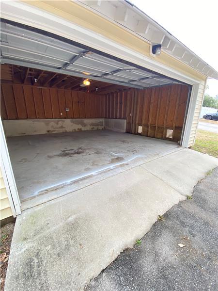 Building Photo - 27 Rosa Ln