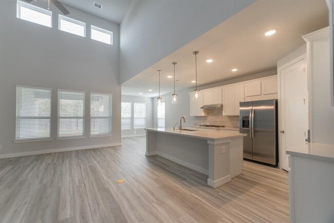 Building Photo - 155 Renodes Garden Ln