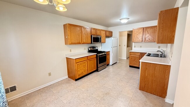 Building Photo - 1135 Spearhead Dr
