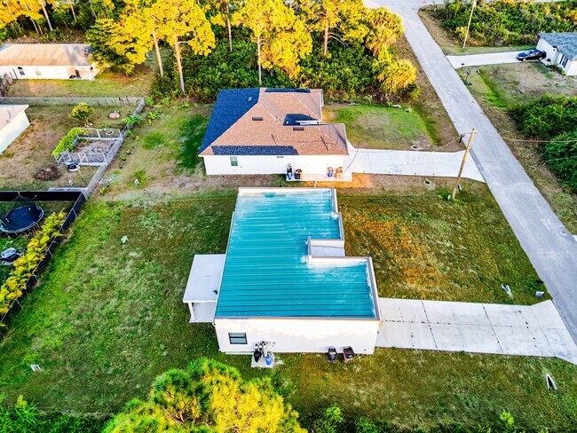 Building Photo - 2906 65th St W